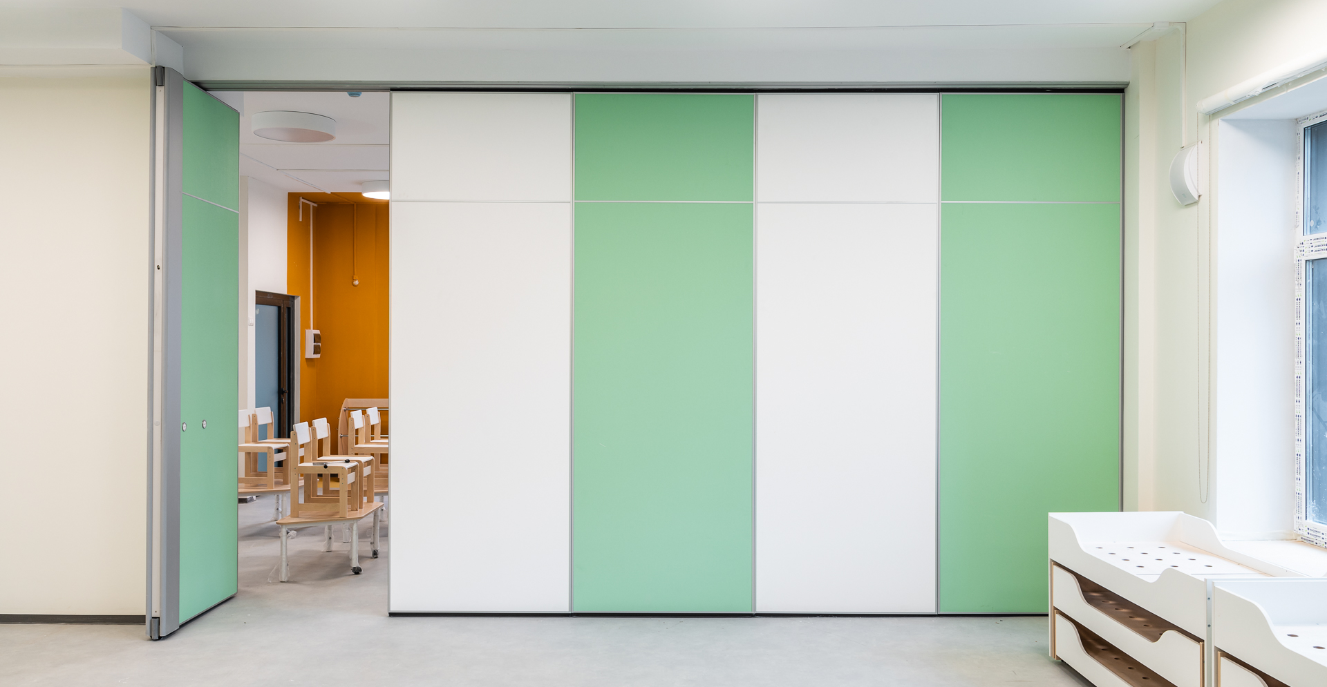 Фото проекта: Проект Nayada по установке раздвижных перегородок в детском саду «Лучи». Изображение № 2