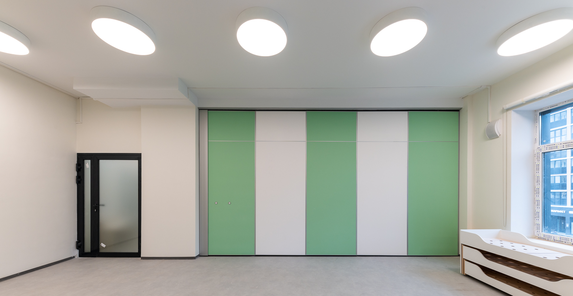 Фото проекта: Проект Nayada по установке раздвижных перегородок в детском саду «Лучи». Изображение № 15